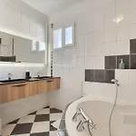 Hébergement de vacances Cristalia Maison De 10 Pers Sainte-Maxime